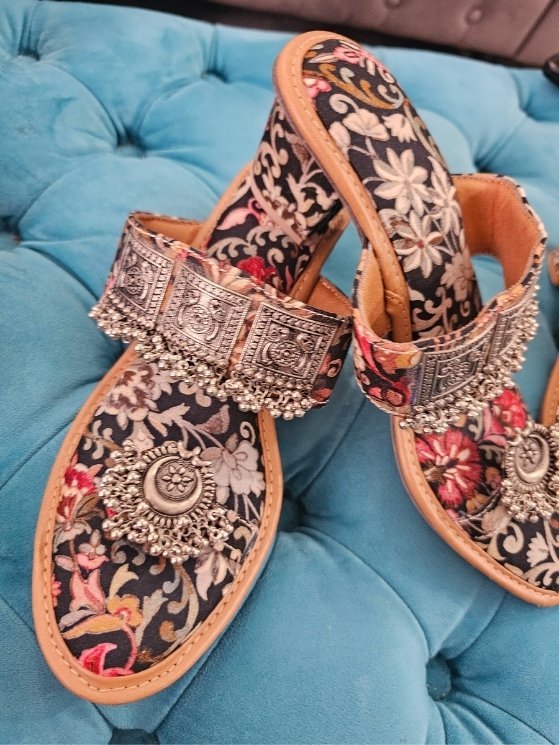 Black floral jaipuri Heels